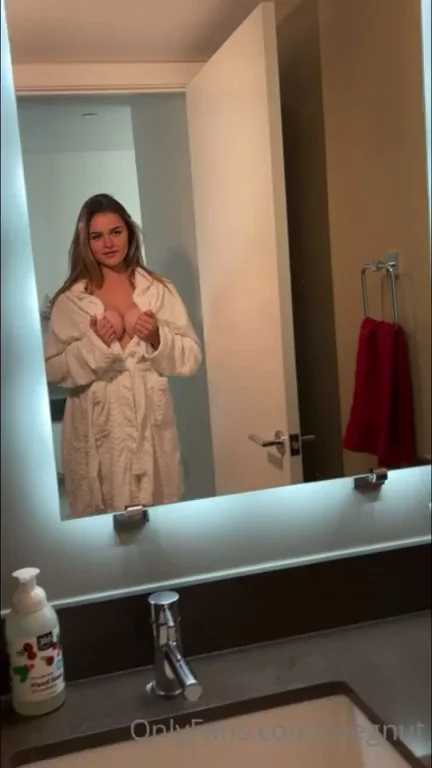 M3gnutt's Oily Perfect Body & Massive Tits Tease 💦🍈🍈
