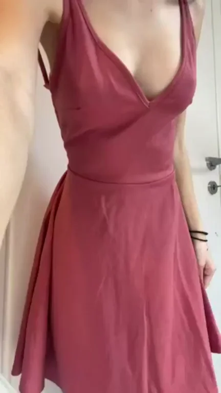 She`s not wearing underwear today [reveal]