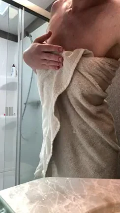 [41, 135 lbs, 5’8”] A different sort of drop for you today!?