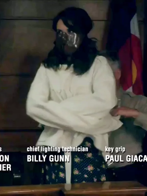 Alison Brie as Busty Annie Edison 😍🍒