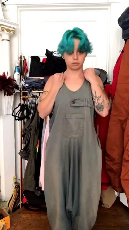 I lOve the way this Can fall off my body (they/he/she)