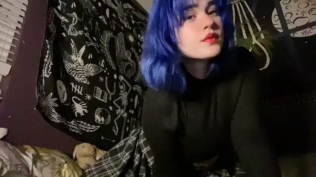 feeling like the perfect fuckdoll in this outfit ?
