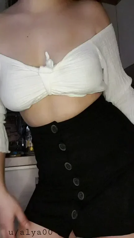 Cute 18YO Titty Drop Surprise: Bigger Than You Thought Slutty Reveal