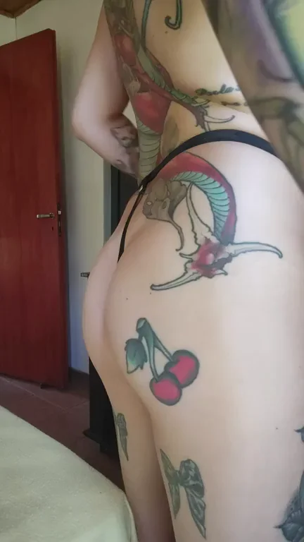 Do you want to stick your tongue in my asshole? ?