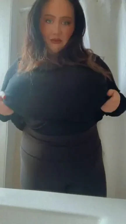 Just a little titty drop before bed ?