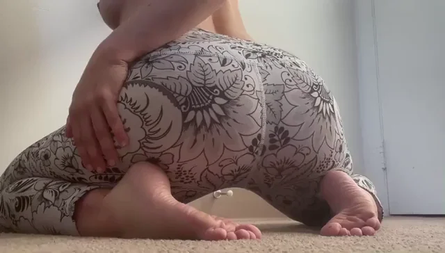 Daydream Tease: Suck My Toes While I Smother Your Face with My Phat Ass