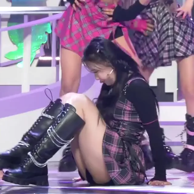 Billlie - Suhyeon and Haram