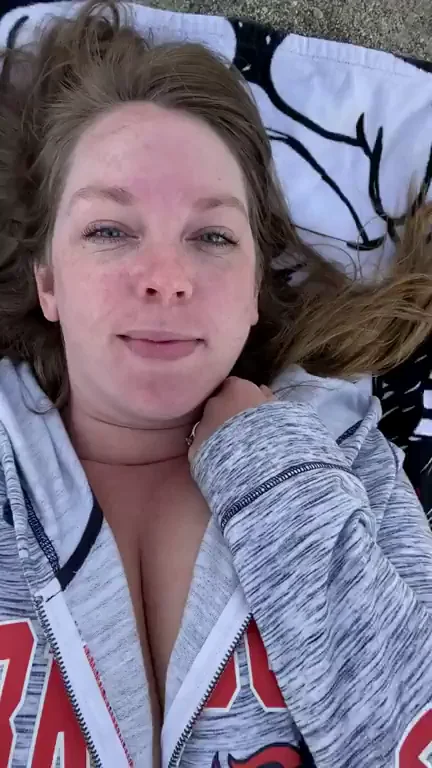 Reason not to mind a cooler day at the beach! [gif]