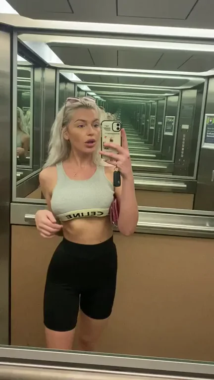 Revealing my breasties