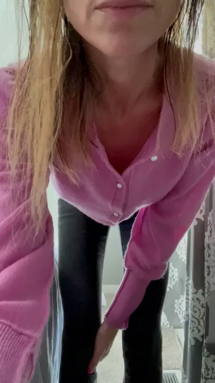 Tight jeans, tight ass?…….45(f)