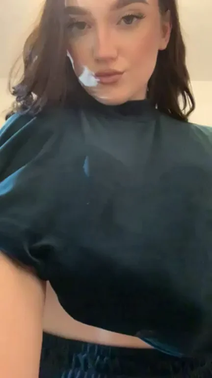 Sultry Striptease: Emerald Dress Bursting Off Her Slutty Curves