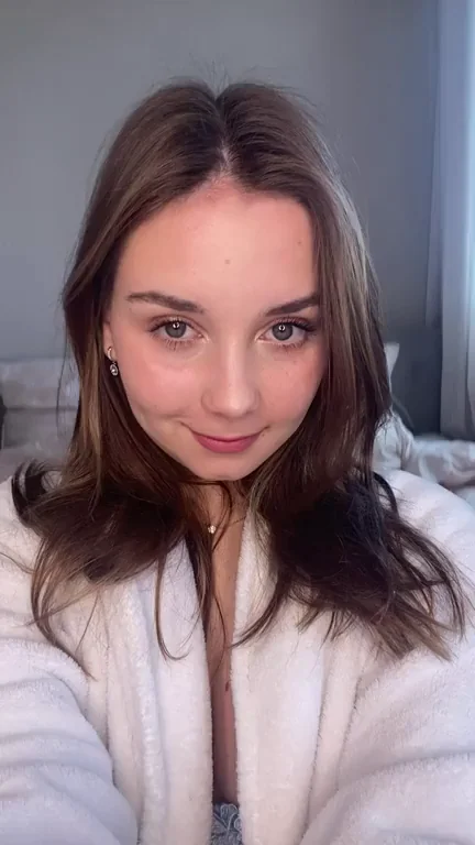 Cute Teen Tease in White Robe Begs to Tumble into Bed
