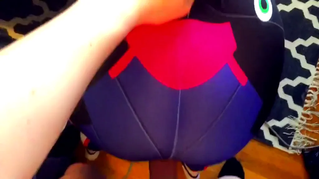 Overwatch Cosplayer Dressed as D.Va Gets Fucked in her Pussy POV