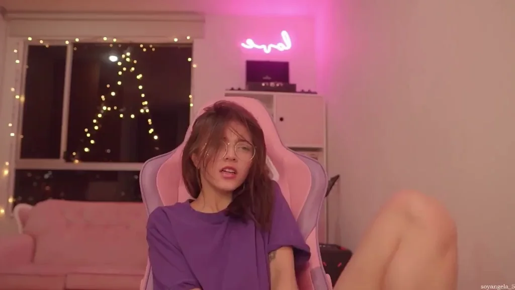 Cute girl cums hard on camera!