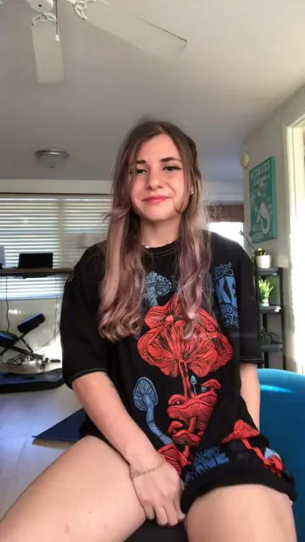 Petite Flexible Artist Splits Wide in Oversized Tee