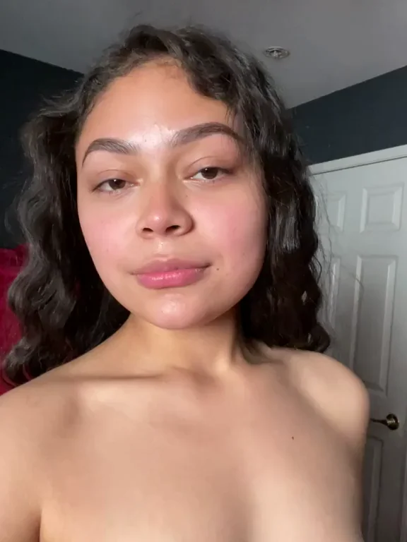 Cum-Guzzling Slut Swallows Every Thick Drop – No Waste!