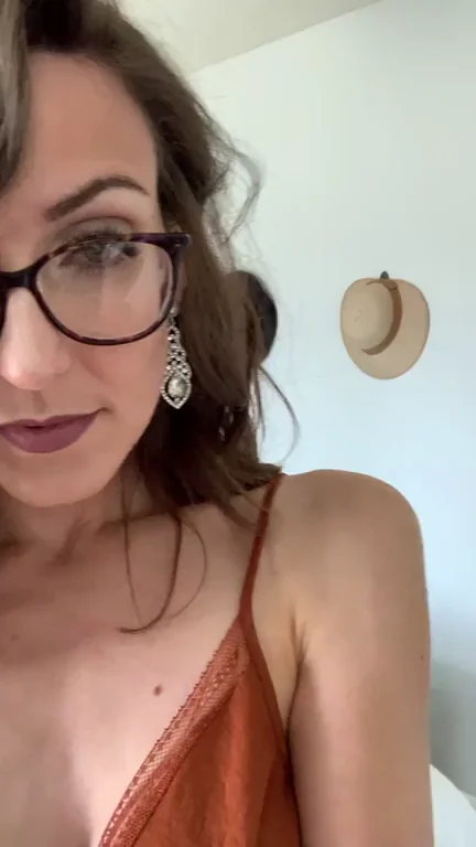 🔥 Sexy MILF Glasses Tease & Strip Show 😈