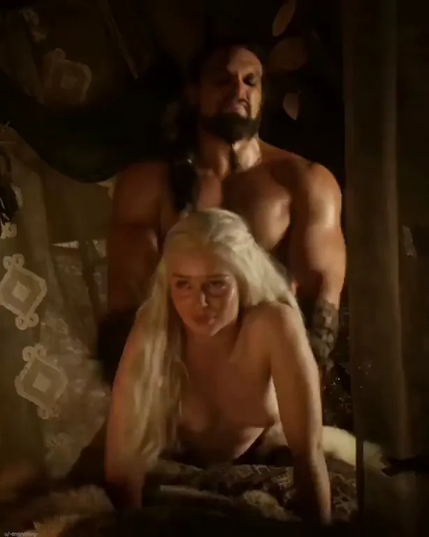 Emilia Clarke's legendary scene is so much better in slowmotion