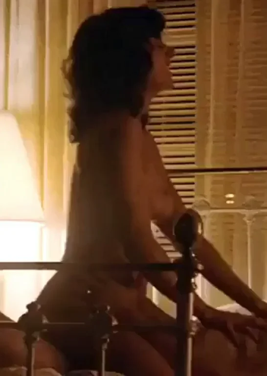 Alison Brie in Glow Season 1