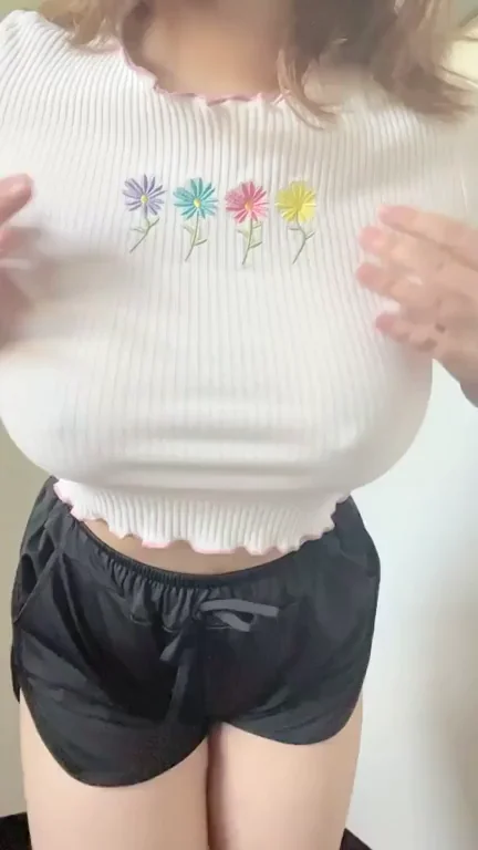 Who wants to tits fuck asian with brown nipples?