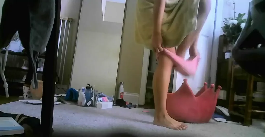 Morning strip again - will anybody jerk to me? Send me cumshots