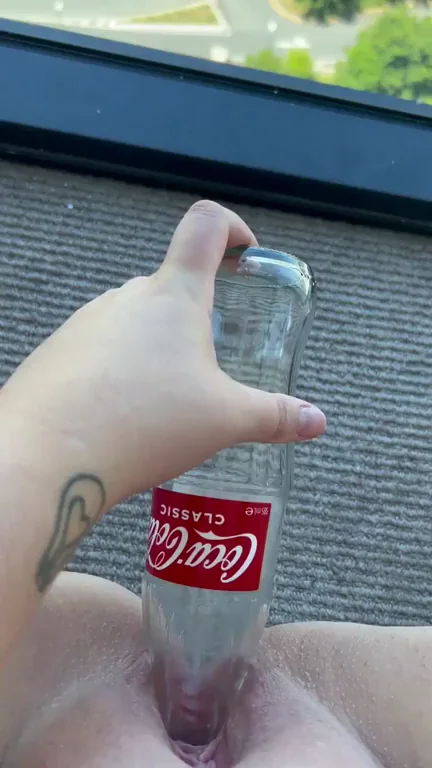 Dildos Boring? Coke Bottle Pussy Stretch! 🍾💦