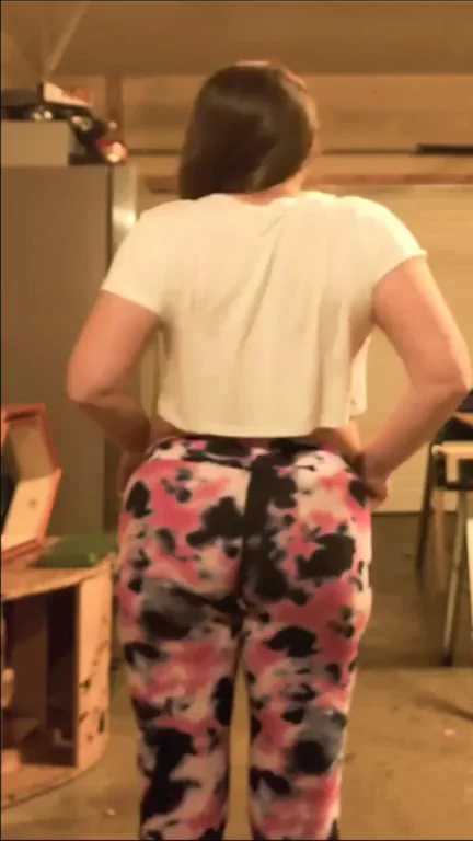 Ending the week struggle with an encouraging struggle. Yoga pants. ??????