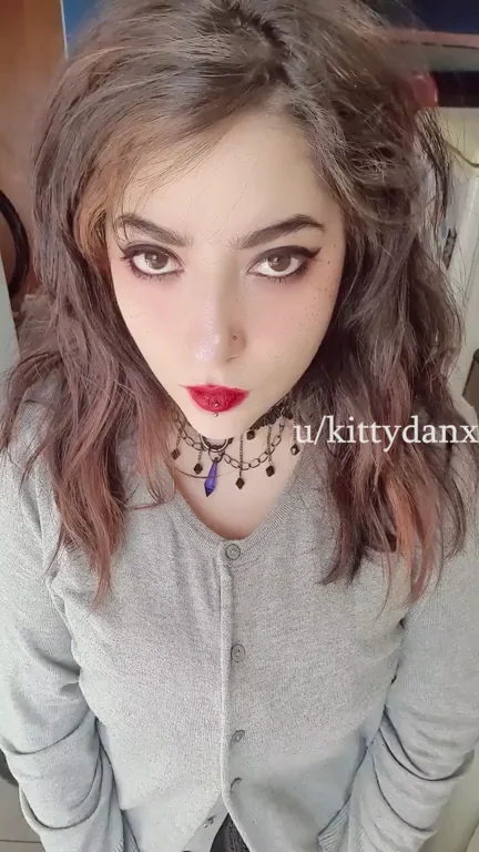 Proving My Massive Tits Are Bigger Than My Head 😈🍈🍈