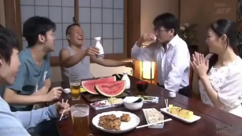 [JAV] Drunk dad falls asleep to wake up and find his wife being used by his son and his friends