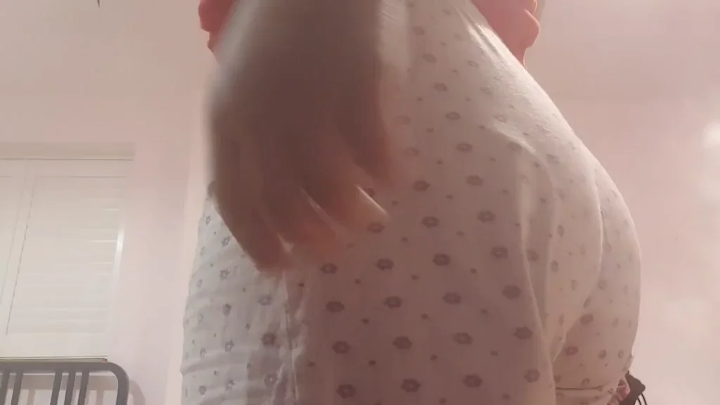 Say hi if you'd fuck and spank my virgin ass ? (19)