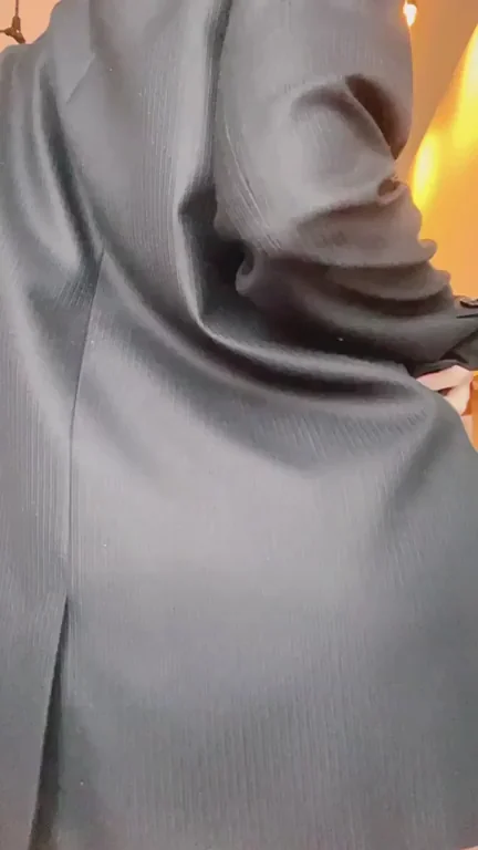 Hijab Surprise: Bigger Than You Thought - Smash or Pass?