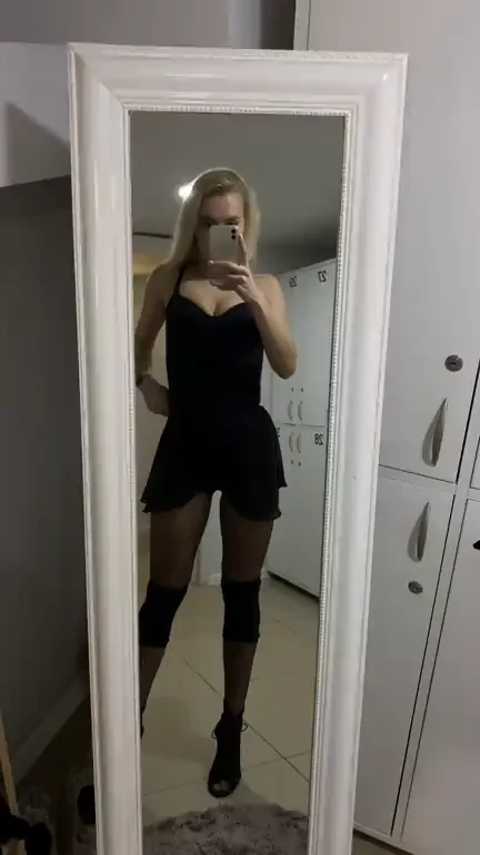 my tits felt soo soft after my pole dance session today.. my trainer actually caught me recording this lol