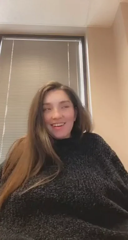 Preggo Mommy Milkers Explode Outta Bra at Work! 🍼💦😈