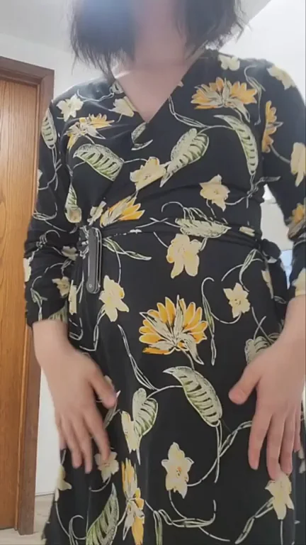 went without panties at work today... hope nobody notices hehe