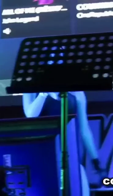 Enji on stage in Peru