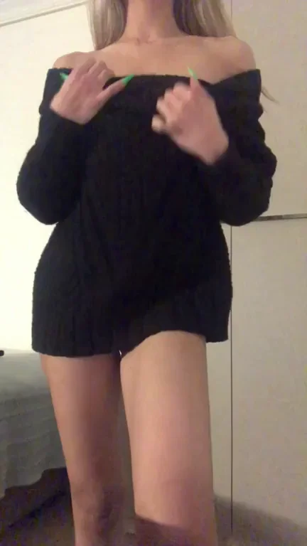 I wanna be your sextoy. Do you want to use my body?