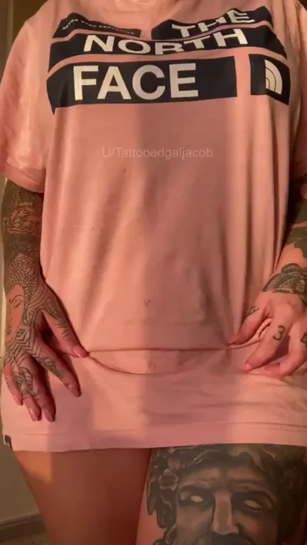 Inked Slut Begs: Ride My Juicy Pussy on Your Face? 😈🍑👅