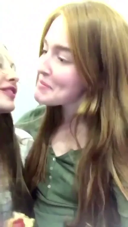 Jia Lissa & Slutty Friends' Naughty Kitchen Kiss Fest 😘🔥