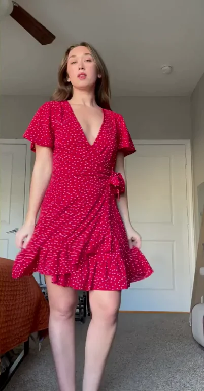 Dressed Up Then Stripped Down: PAWG MILF Flashes Her Juicy Ass 🍑🔥