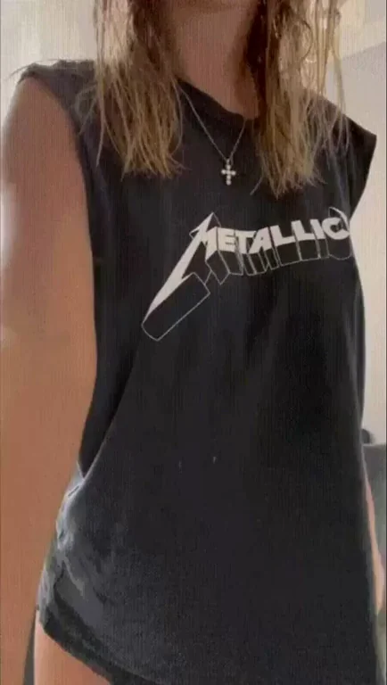 Curvy TikTok Slut Strips Out of Metallica Tee 😈🔥