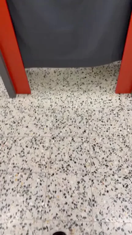 Had abit of fun at the mall ?? [gif]