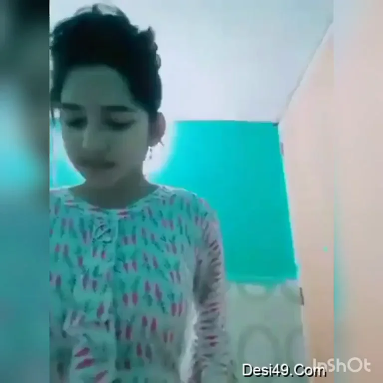 Cute Fuckdoll Teases Her Perky Titties 💦👅