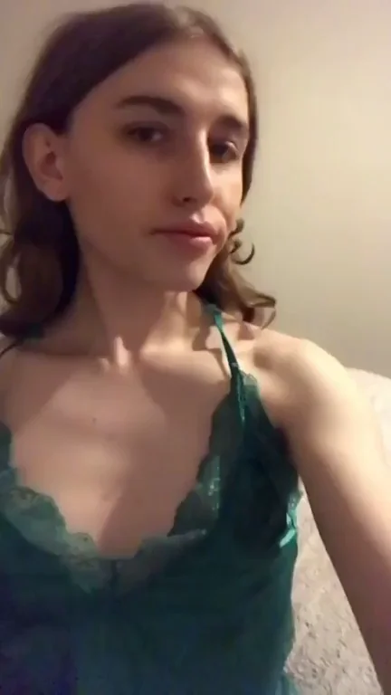 😈 Big Dick Babe Gets Naughty Instead of Bedtime 💦