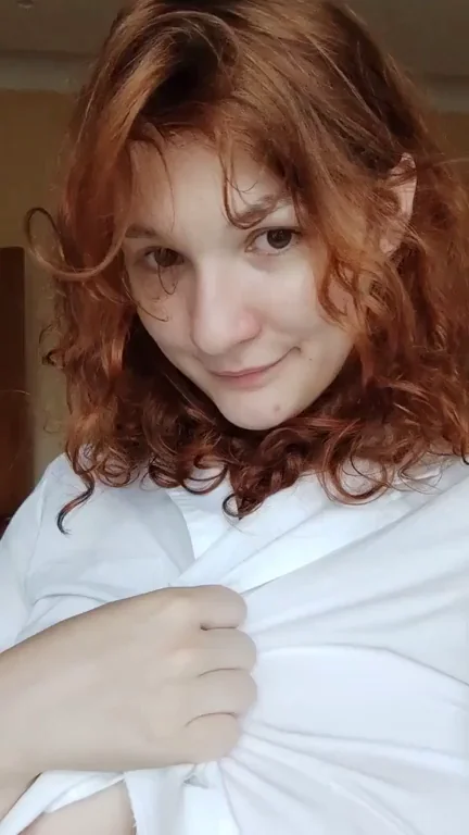 Pale Redhead Slut Teases Tits 😍🔥