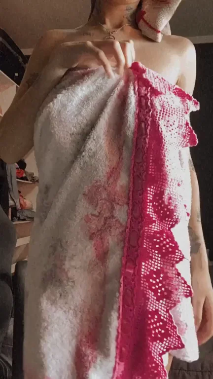 Towel Tease to Thick Ass Reveal