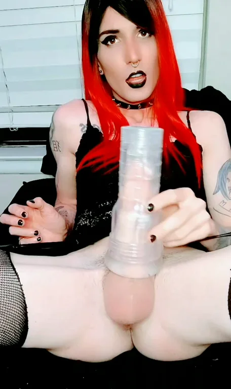 I'm such a horny fucking slut ?