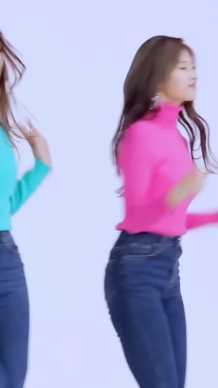 Tzuyu's Pink Turtleneck Tease Dance 💕🔥