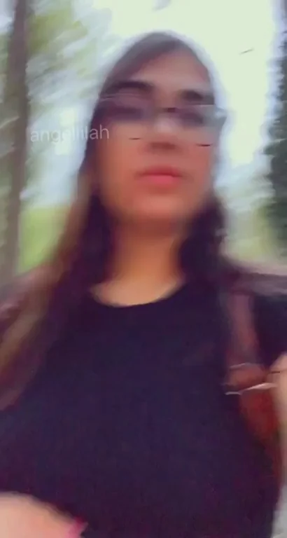 [F] i wanna get fucked against a tree so badly ;)