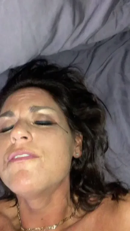 😈 Horny MILF Mom Craves That Huge BWC 🍆💦