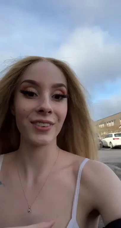 Flashing Norwegian teen reporting for duty! ??